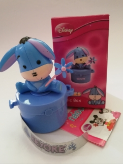 กล่องดนตรี ***ไม่เช็คระบบว่าใช้งานได้หรือไม่ เพราะสภาพเก่าเก็บ หลายปีแล้ว Disney, Cutie Music Box-ลาน้อยอิยอร์ (Eeyore) จากเรื่อง Winnie the Pooh ของสะสมจาก 7-11