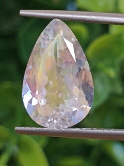 พลอย มูนสโตน เรนโบว์ Rainbow Moonstone 5.60 กะรัต (cts.) พลอยแท้ อัญมณีมงคลประจําวันเกิด เครื่องประดับพลอย