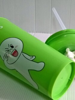 แก้วน้ำพลาสติก สีเขียว ลายมูน Moon, จาก Line Friends พร้อมท็อปเปอร์มูน ของสะสมจาก 7-11