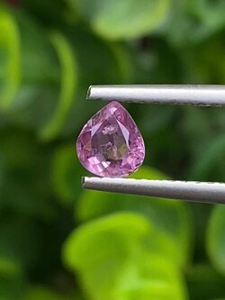 พลอย ชมพู พิ้ง แซฟไฟร์ Pink Sapphire 0.55 กะรัต (Cts.) ดิบ (Unheated) พลอยแท้ อัญมณีมงคลประจําวันเกิด เครื่องประดับพลอย