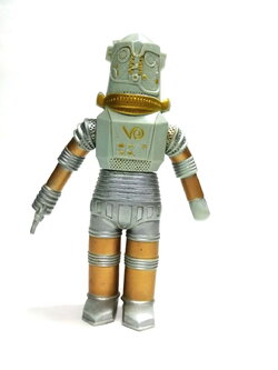 ซอฟ6.5- 7 นิ้ว หุ่นยนต์ ยูทอม จากอุลตร้าเซเว่น ปี1983 มือสองสภาพดีมีรอยบ้าง