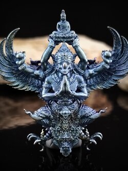 พญาครุฑ รุ่น ราชันย์มหาเศรษฐี