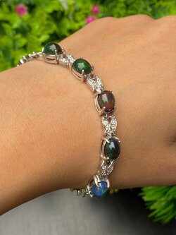 สร้อยข้อมือ พลอยแท้ แบล็ค โอปอล Black Opal Bracelet 5 เม็ด พลอยแท้ อัญมณีมงคลประจําวันเกิด เครื่องประดับพลอย