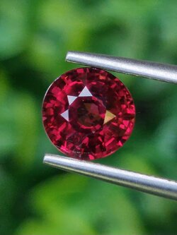 พลอย โรโดไลต์ กาเน็ท Rhodolite Garnet 2.42 กะรัต Cts.พลอยแท้ อัญมณีมงคลประจําวันเกิด เครื่องประดับพลอย