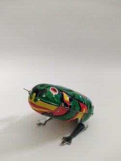 ของเล่นสังกะสี มีหลายภาพ กบสังกะสีไขลาน รุ่นผลิตออกมาใหม่ หรือ RE Product ขนาดตามภาพ