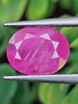 พลอย ชมพู พิ้ง แซฟไฟร์ Pink Sapphire 2.02 กะรัต (Cts.) พลอยแท้ อัญมณีมงคลประจําวันเกิด เครื่องประดับพลอย