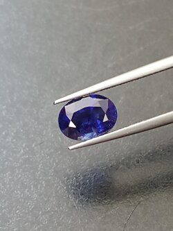 พลอย ไพลิน Blue Sapphire 2.06 กะรัต (Cts.) พลอยแท้ อัญมณีมงคลประจําวันเกิด เครื่องประดับพลอย