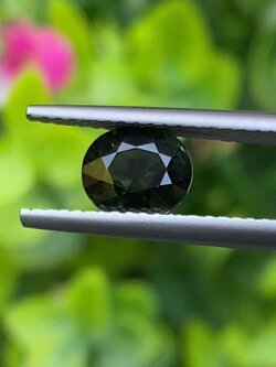 พลอย กรีน ทัวร์มารีน (Green Tourmaline) 1.16 กะรัต (Cts.) ดิบ (Unheated) อัญมณีมงคลประจําวันเกิด เครื่องประดับพลอย