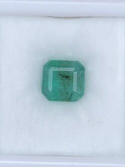 พลอย มรกต Natural Emerald แซมเบีย 1.43 กะรัต (Cts.) พลอยแท้ อัญมณีมงคลประจําวันเกิด เครื่องประดับพลอย