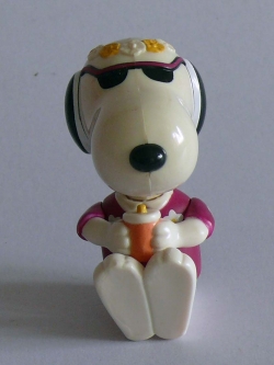 ของสะสมงานเก่าจากแมคโดนัลด์ สนูปปี้ซีรี่ย์ ใส่ชุดประจำชาติต่างๅ