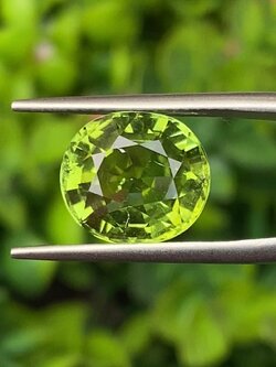 พลอย ทัวร์มาลีน Tourmaline 5.55 กะรัต (Cts.) พลอยแท้อัญมณีมงคล ประจําวันเกิด เครื่องประดับพลอย