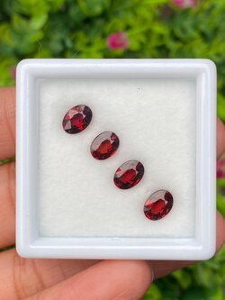 พลอย โรโดไลต์ กาเน็ท Rhodolite Garnet 4.00 กะรัต Cts. 4 เม็ด Pcs. พลอยแท้ อัญมณีมงคลประจําวันเกิด เครื่องประดับพลอย