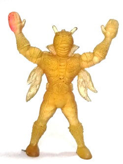 ตุ๊กตุ่นยางขนาด2.5นิ้ว ไรเดอร์ วีสาม สีเหลือง ขนาดตามรูป งานเก่าเก็บ