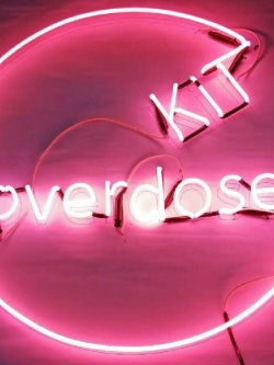 ป้ายไฟนีออนดัด Kitoverdose