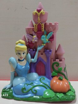 มีหลายภาพ กระปุกออมสินซินเดอเรลล่า จาก ดิสนีย์