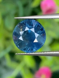 พลอย ไพลิน Greenish Blue Sapphire 4.36 กะรัต (Cts.) ดิบ (Unheated ) พลอยแท้ อัญมณีมงคลประจําวันเกิด เครื่องประดับพลอย