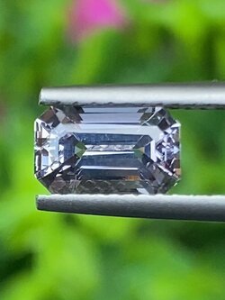 พลอย สปิเนล Spinel 1.34 กะรัต (Cts.) พลอยแท้ อัญมณีมงคลประจําวันเกิด เครื่องประดับพลอย