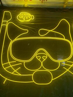 ป้ายไฟนีออนดัด LED ติดบนอะคริลิคใส ป้ายไฟแมวดัด