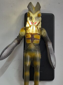 ซอฟ 6.5-7นิ้ว มีหลายภาพ มนุษย์ดาวบัลตั้น ตัวพิเศษ ตัวใส ทำสี จาก อุลตร้าแมน1 มือสองสภาพดี มีรอยบ้าง ค่อนข้างหายาก