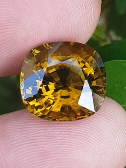 พลอย ทัวร์มาลีน Tourmaline 10.495 กะรัต (Cts.) พลอยแท้ อัญมณีมงคลประจําวันเกิด เครื่องประดับพลอย