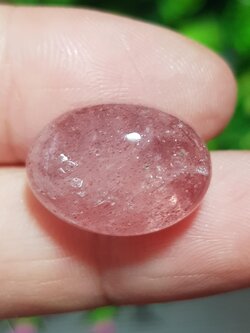 พลอย สตอเบอรี่ ควอตซ์ Strawberry Quartz 16.80 กะรัต (Cts.) พลอยแท้ อัญมณีมงคลประจําวันเกิด เครื่องประดับพลอย