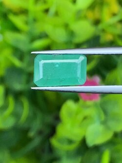 พลอย มรกต Natural Emerald แซมเบีย 2.51 กะรัต (Cts.) พลอยแท้ อัญมณีมงคลประจําวันเกิด เครื่องประดับพลอย