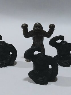 มีหลายภาพ,แก๊งคิงคองพลาสติก ของสะสมเก่า ตัวเล็ก 4ตัว ขนาดตามภาพ