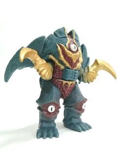 ซอฟ 4 นิ้วสัตว์ประหลาดไกเซอร์โดบิชิ จากอุลตร้าแมน ไกอา มือสองสภาพดีมีรอยบ้าง