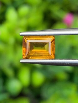 พลอย บุษราคัม yellow sapphire 1.30 กะรัต (Cts.) พลอยแท้ อัญมณีมงคลประจําวันเกิด เครื่องประดับพลอย