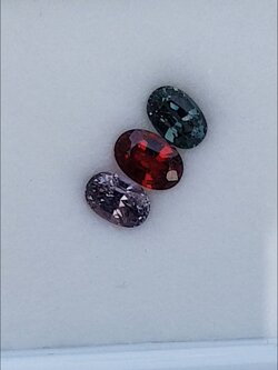 พลอย สปิเนล พม่า Spinel Myanmar 2.10 กะรัต (Cts.) พม่า ดิบ VVS พลอยแท้ อัญมณีมงคลประจําวันเกิด เครื่องประดับพลอย