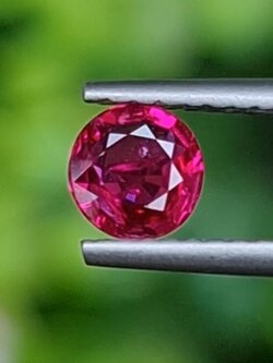 พลอย ทับทิม Ruby sapphire 0.55 กะรัต (Cts.) VS พลอยแท้ อัญมณีมงคลประจําวันเกิด เครื่องประดับพลอย