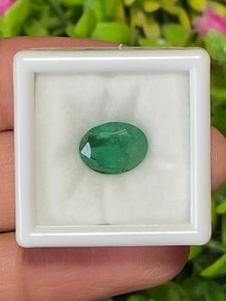 พลอย มรกต Natural Emerald แซมเบีย 2.78 กะรัต (Cts.) พลอยแท้ อัญมณีมงคลประจําวันเกิด เครื่องประดับพลอย
