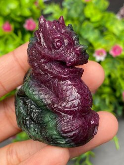 ทับทิมพม่า แกะสลัก รูปปี่เซี๊ยะ 358.33 กะรัต พลอยแท้ อัญมณีมงคลประจําวันเกิด เครื่องประดับพลอย