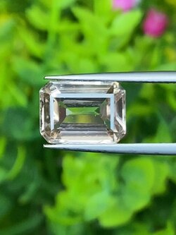 พลอย เพทาย Natural Zircon 6.45 กะรัต (Cts.) พลอยแท้อัญมณีมงคล ประจําวันเกิด เครื่องประดับพลอย