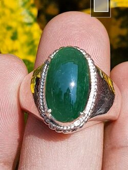 หยก พม่า แท้ Jade แหวนหยก 翡翠戒指 (Jadeite ring) 3.00 กะรัต (Cts.) ดิบ ไม่ผ่านการปรับปรุง (Type A) พม่า (Myanmar)