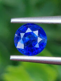 พลอย ไพลิน (Blue Sapphire) 1.08 กะรัต (Cts.) สีพิเศษ รอยัล บลู (Royal Blue) พร้อมใบเซอร์ พลอยแท้ อัญมณีมงคลประจําวันเกิด เครื่องประดับพลอย