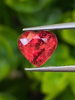 พลอย ทับทิม ซองเจีย (Songea Ruby Sapphire) 2.05 กะรัต (Cts.) พร้อมใบเซอร์ พลอยแท้ อัญมณีมงคลประจําวันเกิด เครื่องประดับพลอย