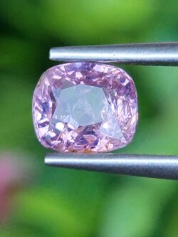 พลอย สปิเนล (Spinel) 1.21 กะรัต (Cts.) ดิบ (Unheated) พลอยแท้ อัญมณีมงคลประจําวันเกิด เครื่องประดับพลอย