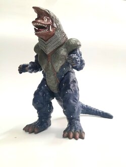 มีหลายภาพ,ซอฟ 6 - 6.5 นิ้ว สัตว์ประหลาด กอลซ่า จากอุลตร้าแมนทีก้า ขนาดตามรูป มือสองสภาพดีมีรอยบ้าง