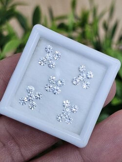 พลอย เพทาย Natural Zircon 2.21 กะรัต (Cts.) 24 เม็ด (Pcs.) พลอยแท้ อัญมณีมงคลประจําวันเกิด เครื่องประดับพลอย