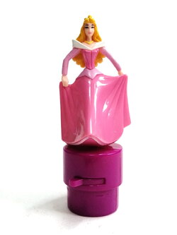 ฟิกเกอร์กลไก กดขยับ ออโรร่า เจ้าหญิงนิทรา ขนาดราว 4.5 นิ้ว ของดีสนีย์ สภาพดีมีรอยบ้าง ขนาดตามรูป