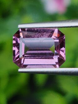 พลอย สปิเนล (Spinel) 3.61 กะรัต (Cts.) ดิบ (Unheated) พลอยแท้ อัญมณีมงคลประจําวันเกิด เครื่องประดับพลอย