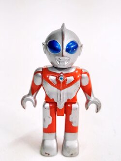 พลาสติก คูบริค ขนาด 2.5-3นิ้ว งาน Apex toys อุลตร้าแมน มิลเลนเนียม Ultraman Millenium ขยับแขนขาได้ มือสอง สภาพเก่า มีรอยบ้าง งานเก่าหายาก ไม่พบบ่อย