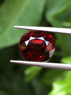 พลอย โรโดไลต์ กาเน็ท Rhodolite Garnet 2.24 กะรัต Cts. พร้อมใบเซอร์ พลอยแท้ อัญมณีมงคลประจําวันเกิด เครื่องประดับพลอย