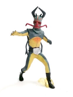 กาชาปอง สัตว์ประหลาด จิโกกุ ซันเดอร์ จาก ไรเดอร์1 ขนาดตามภาพ มีฐานน้ำแข็ง สภาพดี