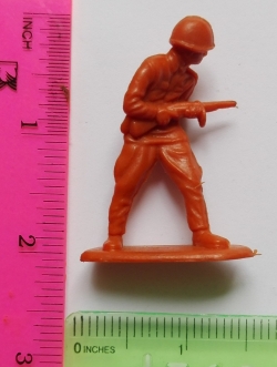 ตุ๊กตุ่น แอ๊นท์ 2" Ants ตุ๊กตุ่นพลาสติกสีน้ำตาล 'ทหารยืนฐาน ท่าก้มเล็ง'