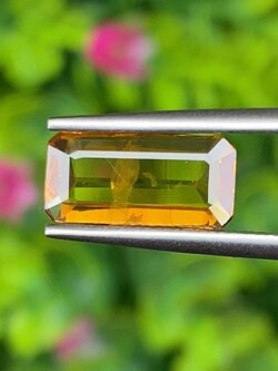 พลอย บุษราคัม Yellow Sapphire 1.47 กะรัต (Cts.) พลอยแท้ อัญมณีมงคลประจําวันเกิด เครื่องประดับพลอย