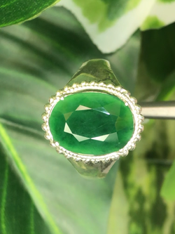 หยก พม่า แท้ Jade แหวนหยก 翡翠戒指 (Jadeite ring) ดิบ (Size) 58 ไม่ผ่านการปรับปรุง (Type A) พม่า (Myanmar)