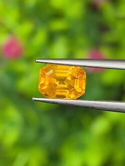 พลอย บุษราคัม Yellow Sapphire 1.02 กะรัต (Cts.) พลอยแท้ อัญมณีมงคลประจําวันเกิด เครื่องประดับพลอย