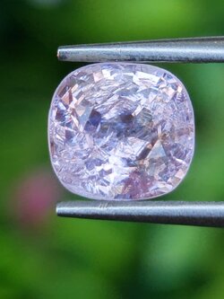 พลอย สปิเนล (Spinel) 1.64 กะรัต (Cts.) ดิบ (Unheated) พลอยแท้ อัญมณีมงคลประจําวันเกิด เครื่องประดับพลอย